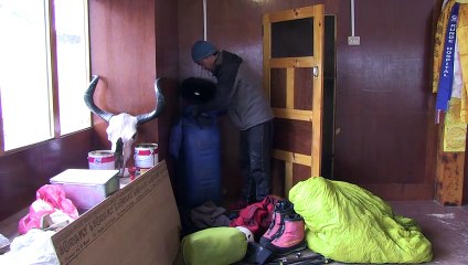 El coronavirus paraliza la actividad en torno al Everest