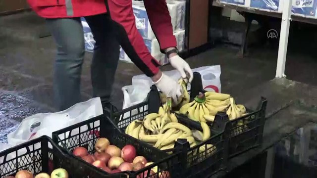 Türk Kızılaydan yaşlı ve hastalara gıda paketi yardımı - DİYARBAKIR