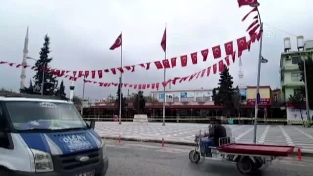 Koronavirüs tedbirleri kapsamında Suruç Cumhuriyet Meydanı kapatıldı