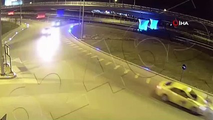 Kontrolden çıkan minibüs böyle takla attı