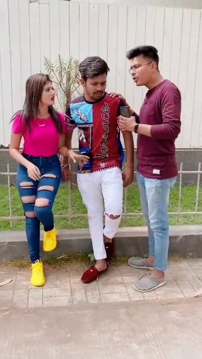 दम है तो हँसी रोक के दिखाओ - ये वीडियो तन मन में आग लगा देगा - देख कर कुछ कुछ जरूर होगा