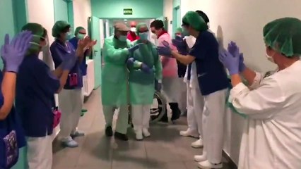 Coronavirus : un patient de 93 ans salué par une haie d'honneur après sa guérison en Espagne