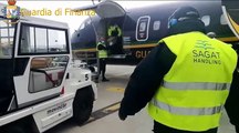 Guardia di Finanza trasporta materiale sanitario in Val d'Aosta (01.04.20)