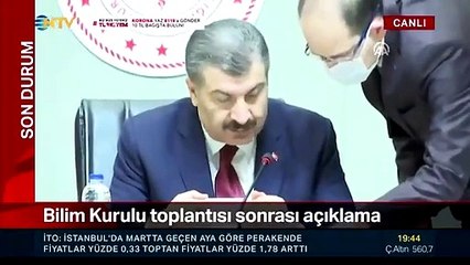 Sağlık Bakanı sosyal mesafesini böyle korudu