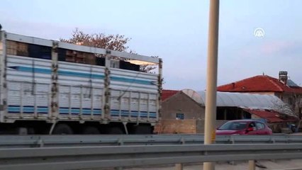 Koronavirüs denetimlerinde uzun araç kuyrukları oluştu