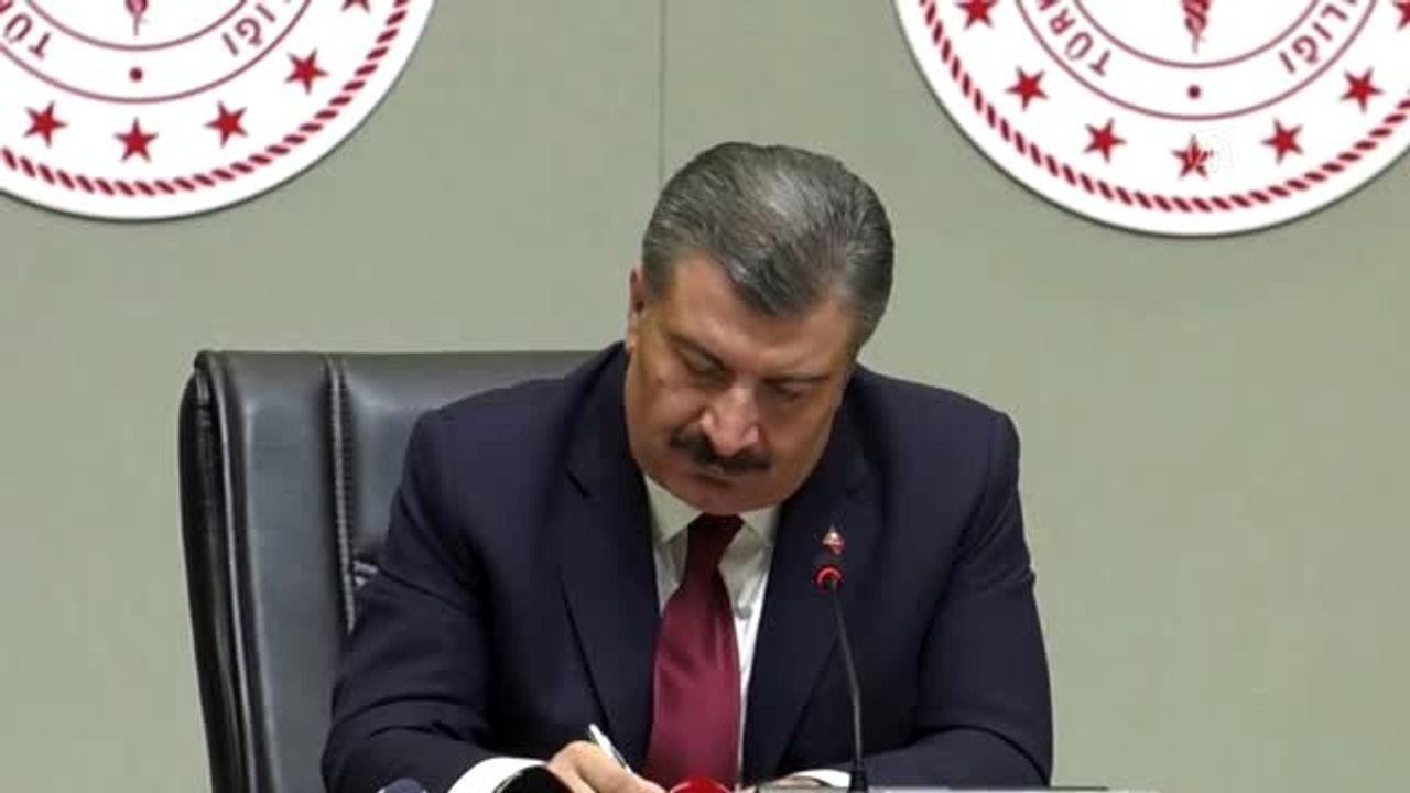 (TEKRAR) Bakan Koca: "Koronavirüs rastlanan sağlık personeli sayısı 601"