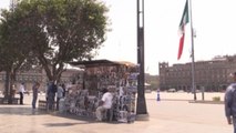 Comerciantes de Ciudad de México se resisten a quedarse en casa ante coronavirus
