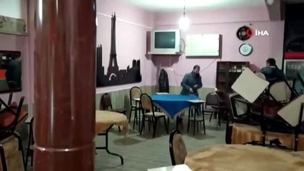 Avcılar'da yasağa rağmen açık olan kıraathaneye baskın