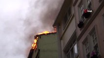 Beyoğlu'nda 5 katlı binada çıkan yangında 1 kişi hayatını kaybetti