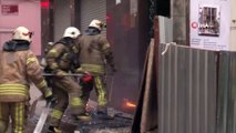 Beyoğlu'nda 5 katlı binada çıkan yangında 1 kişi hayatını kaybetti