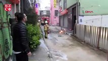 Beyoğlu'nda iş hanının çatısı cayır cayır yandı