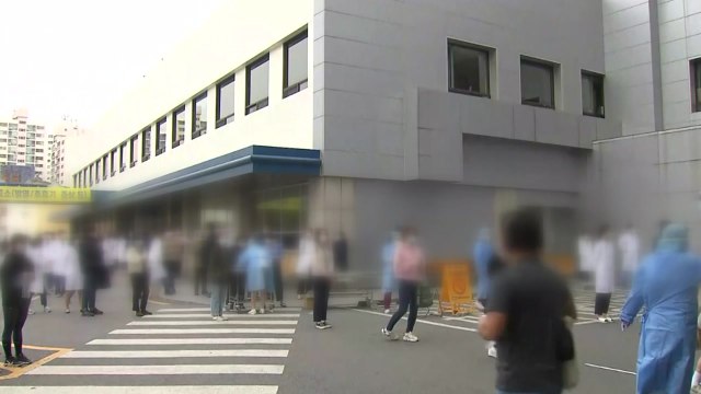 [뉴스큐] 국내 코로나19 환자 만 명 육박...병원 '층간 감염' 차단 주력 / YTN