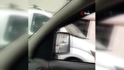 Bursalı muhtardan evlere emekli maaşı ve ikramiye servisi