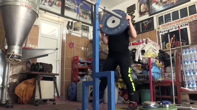 Şampiyon halterci değirmeni spor salonuna çevirdi - AYDIN