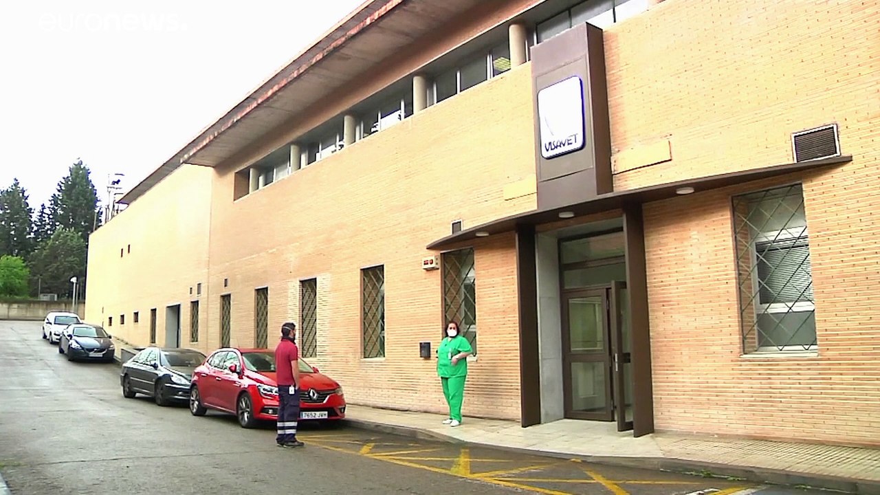 Testzentren auf Parkplätzen: Europa kämpft gegen Covid-19