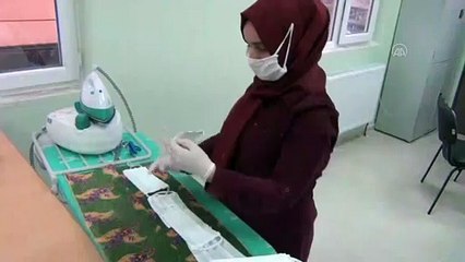Midyat'ta halk eğitim merkezinde usta öğreticiler gönüllü maske üretiyor - MARDİN