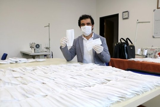 Sivas Halk Eğitim Merkezi, 5 TL'ye satılan maskeleri 18 kuruşa mal ediyor