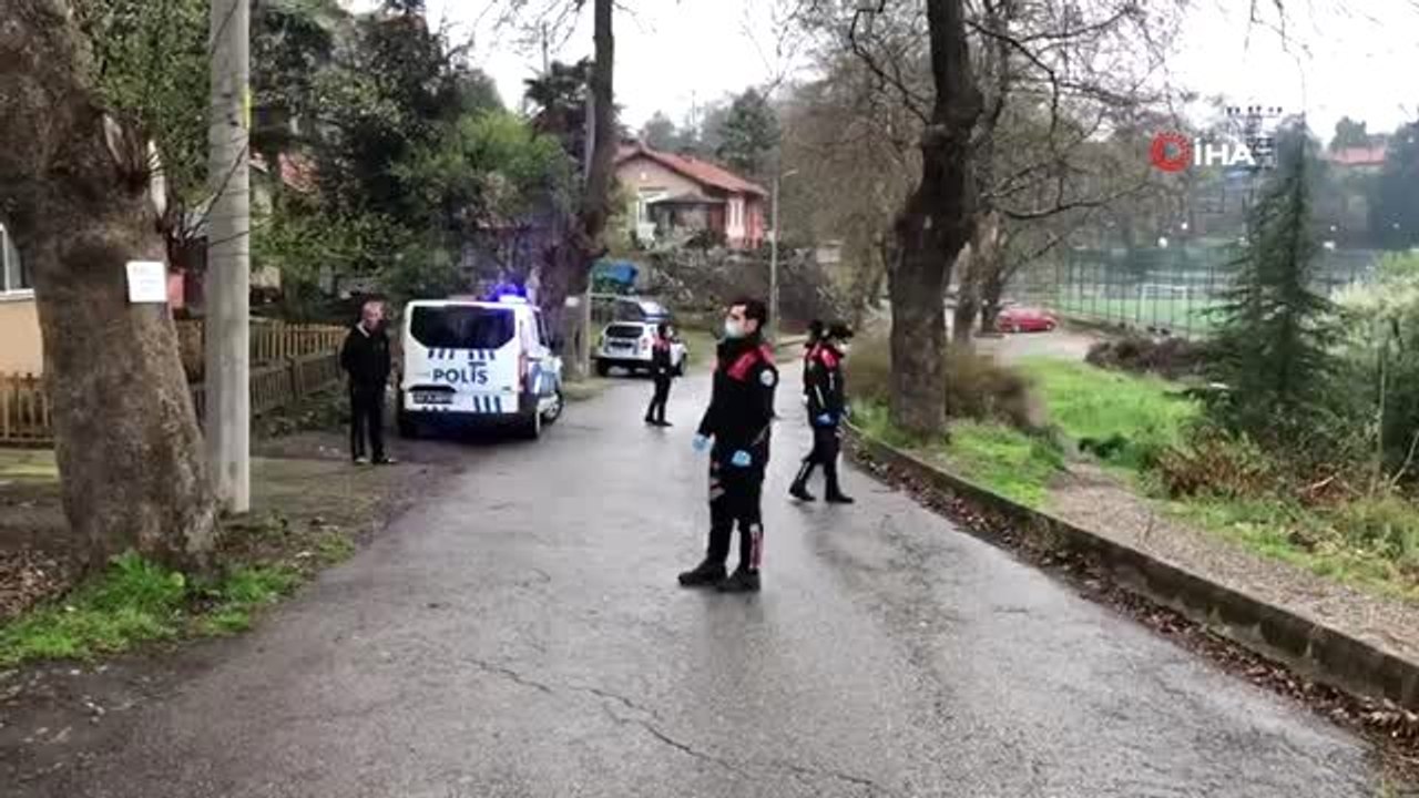 Devriye görevi atan polis ekipleri oyun havası açıp oynadı