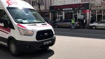 SİVAS Ambulansta muayene edilen yaşlıyı polis evine götürdü