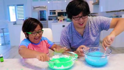 Easy DIY Science Experiments For Kids with Ryan #StayHome Learn #WithMe