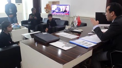 10 yaşındaki Avaşin'e Kaymakam Aktaş'tan oyuncak hediyesi