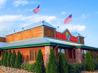 Texas Roadhouse CEO Gives Up His 2020 Salary, But Is It Enough?