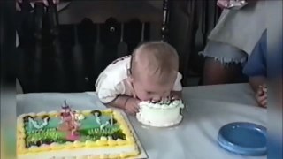FUNNY Babies eating food and EVERYTHING - OMG don't stop to laugh