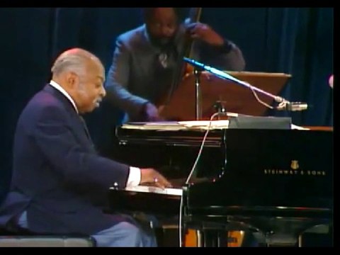 COUNT BASIE Live in Europe, Paris, 1981 (0:55)