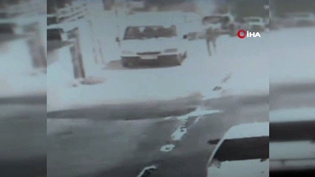 Araçtan cep telefonu çalan şahıs yakalandı