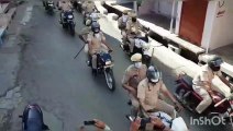डॉक्टरों पर पथराव के बाद पुलिस का शहर में फ़्लैग मार्च, पथराव दोषियों को जेल