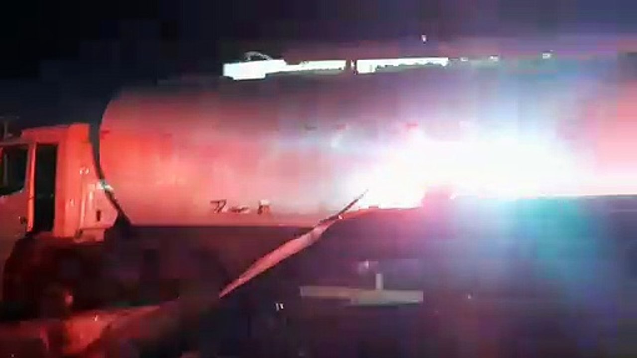 BPFRON apreende carreta e caminhão carregados com cigarros