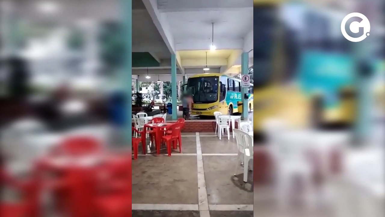 Homens embriagados atiram pedras em ônibus na rodoviária de Vargem Alta