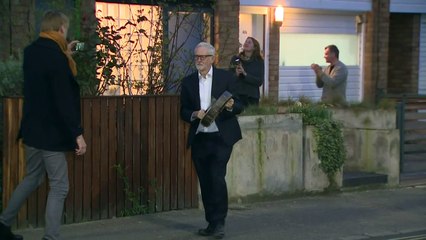 Jeremy Corbyn joins second 'Clap for Carers'