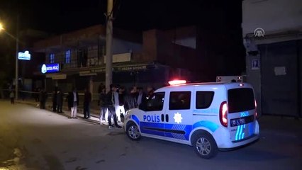 Silahlı saldırıya uğrayan 2 kişi yaralandı