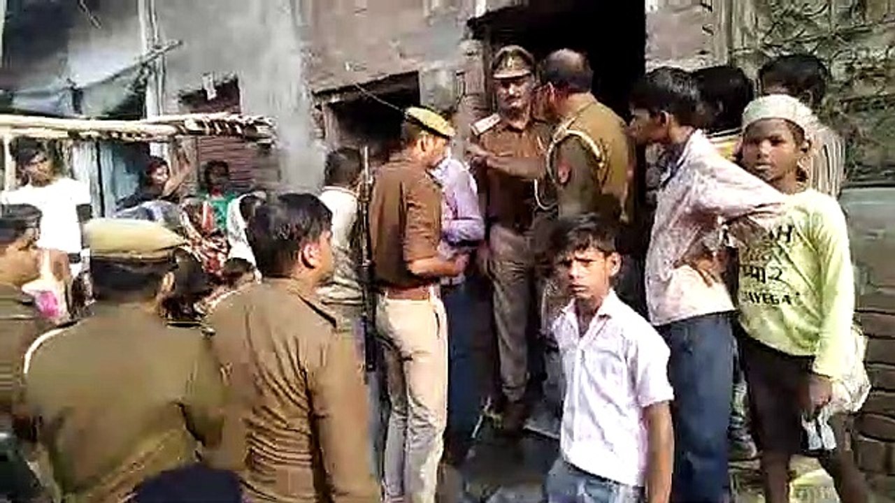 कहासुनी होने पर मिट्टी का तेल डालकर पति ने पत्नी को लगाई आग