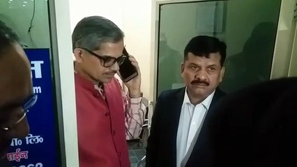 Ghaziabad पहुंचे मुख्य सचिव हुए आगबबूला, दो अधिकारी समेत चार को किया सस्पेंड, देखें Video