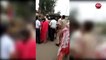 राजस्थान: बीच सडक़ पति-पत्नी के साथ पुलिस की बदसलूकी ! VIDEO हुआ वायरल