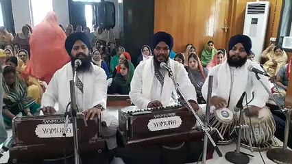 श्रद्धा से मनाई गुरु नानक जयंती