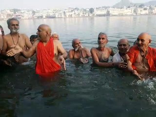 पुष्कर में श्रद्धालुओं का सैलाब, चहुंओर गूंज रहे मंत्रोच्चार