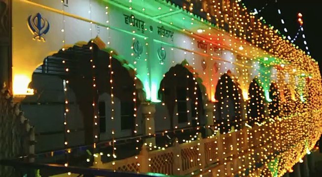 रंग बिरंगी रोशनी से जगमगाया गुरुद्वारा गुरु का ताल