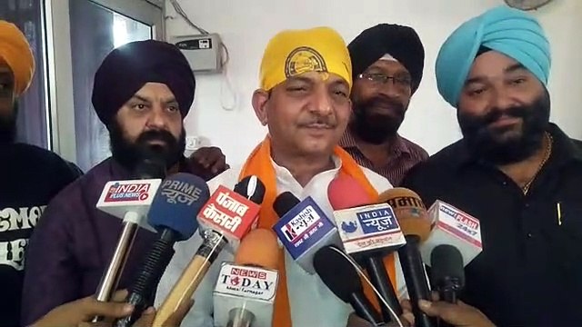 Video: गुरु नानक देव के 550वें प्रकाश पर्व पर राज्यमंत्री ने गुरुद्वारे में मत्था टेक लगाई अरदास