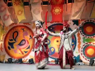 पुष्कर के रेतीले धोरों में सजा परदेसी परियों का संसार