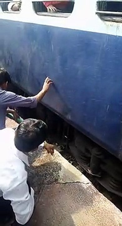 भुसावल इंटरसिटी एक्सप्रेस ट्रेन के पहिए के एक्सल में लगी आग