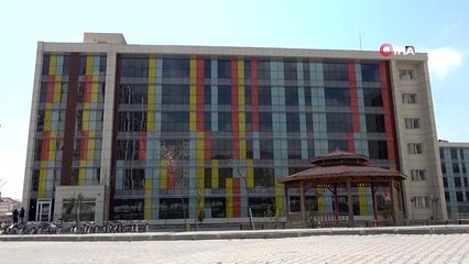 Karantina misafirlerine doğum günü sürprizi