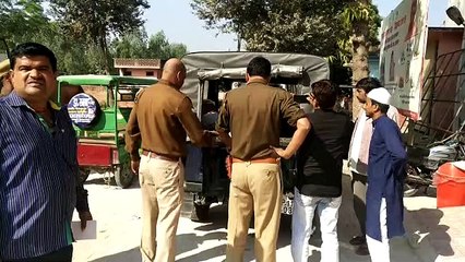 दो बाइक सवारों की आमने-सामने की भिड़ंत हो गई