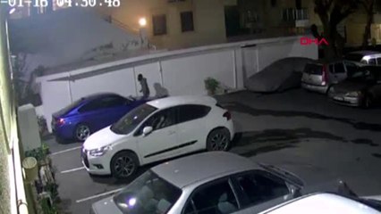 KADIKÖY'DE DİREKSİYON ÇALAN MASKELİ HIRSIZLAR KAMERADA