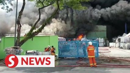 Plastic factory in Ijok goes up in smoke