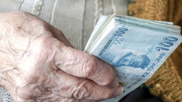 Emekliler bayram ikramiyelerini tahsis numarasının son rakamına göre 7-11 Nisan tarihlerinde alacak