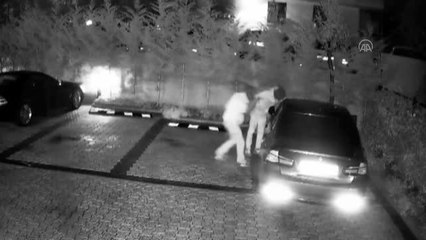 Kadıköy'de "otomobilden hırsızlık" yapan 2 şüpheli tutuklandı