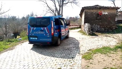 Sosyal yardım parasını evinde teslim alan mahalle sakini: "Devletimizden Allah razı olsun"